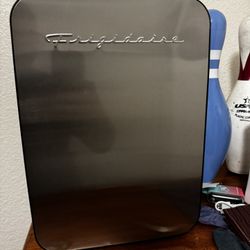 Frigidaire 15 Can Mini Fridge Silver