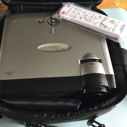 USED Optoma DX605 Presentation DLP Projector With Cables, Traveling Case, VGA to RGB, Remote. $30.00 ..SOUTH GATE pick up