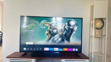 Insignia Flat Screen Smart TV 55