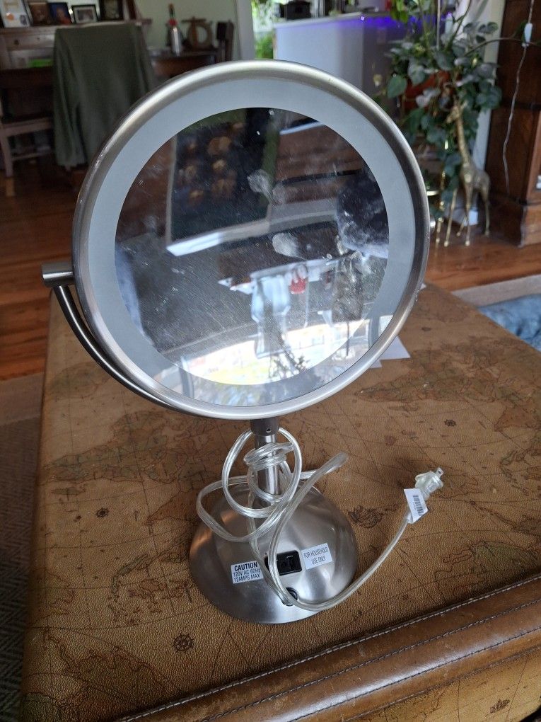 Lighted Makeup Mirror