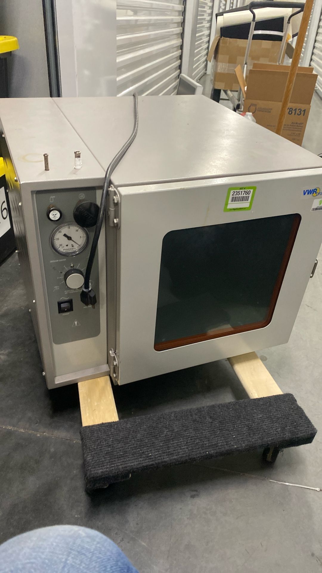 VWR Vaccum Oven