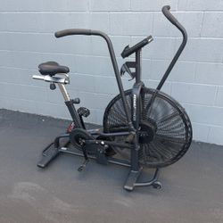 Assault Fitness Air Bike Classic…. Home Gym Fitness…. Great condition…. $450 Price is firm!!