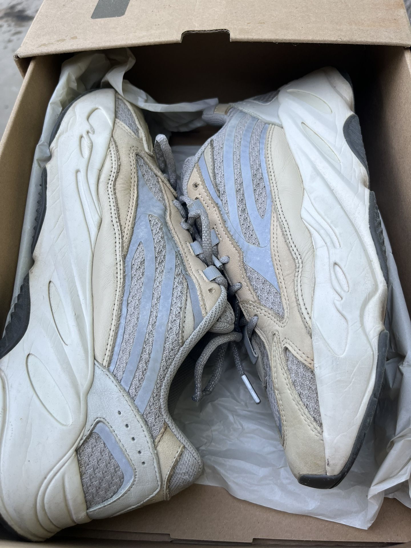 Yeezy Boost 700 Men’s 10