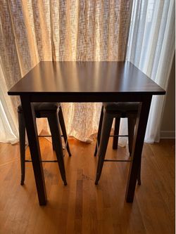 Wood Dining Table w Chairs
