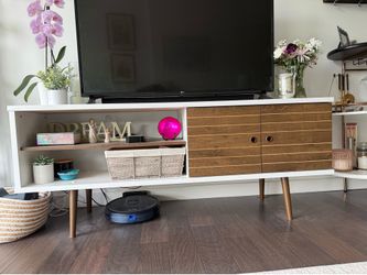 Modern style TV stand - TVs up to 60in