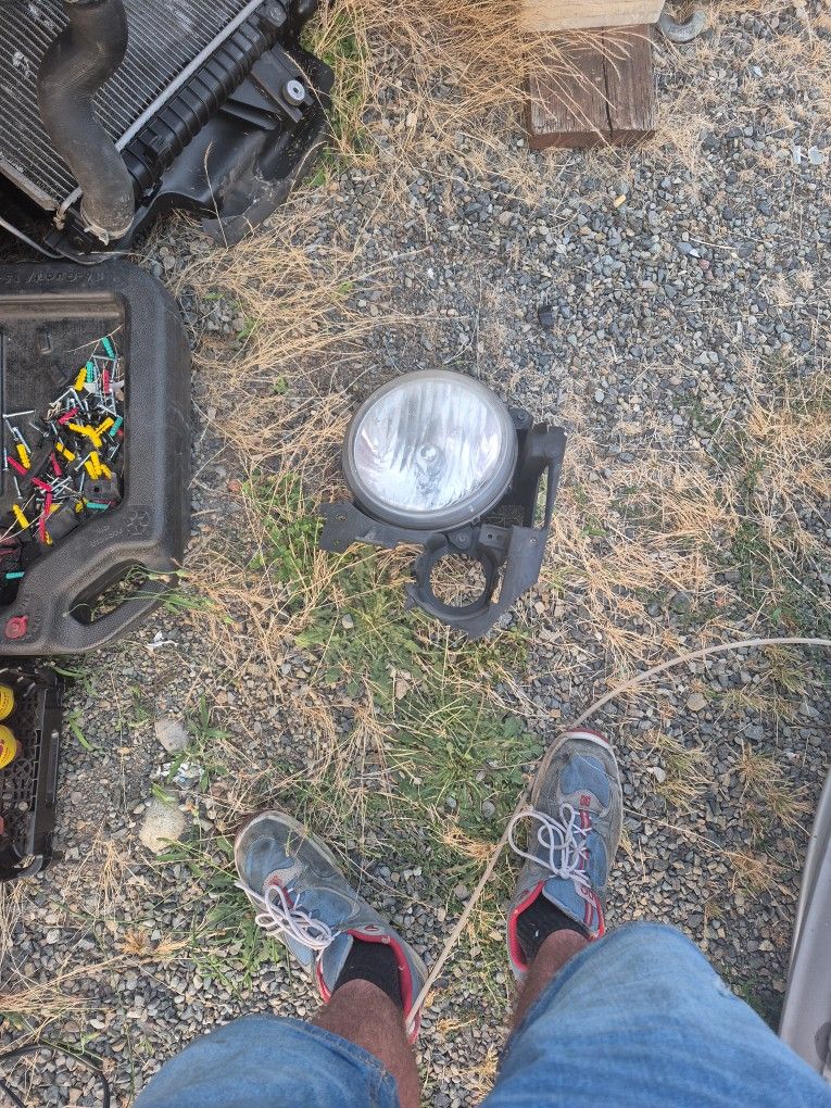 2005 Jeep Liberty Headlight