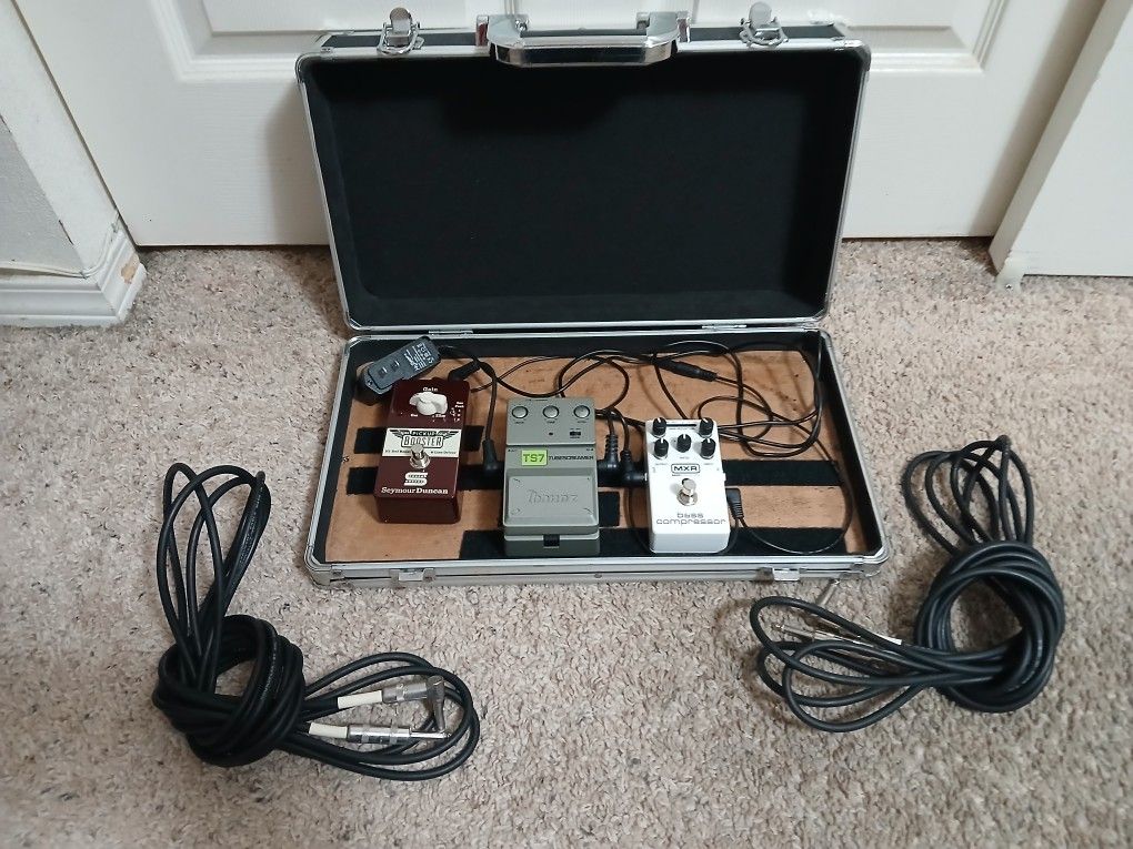Pedal Case With Pedals