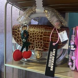 Beautiful Purse $28