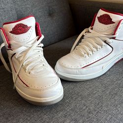 MENS 11.5 JORDAN RETRO 2