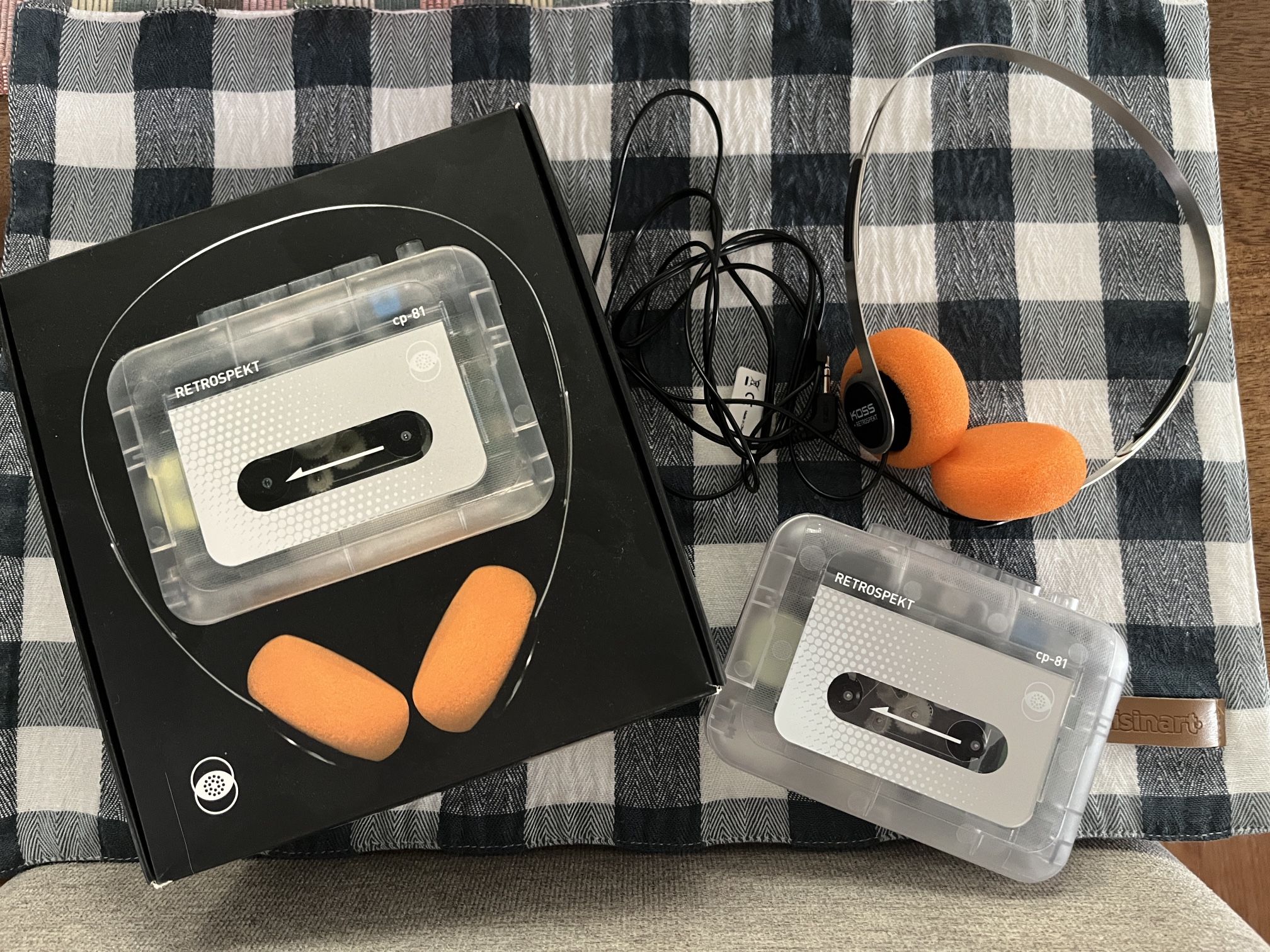 retrospekt cp-81 portable cassette player