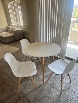 5 Piece White Dining Table w 4 chairs