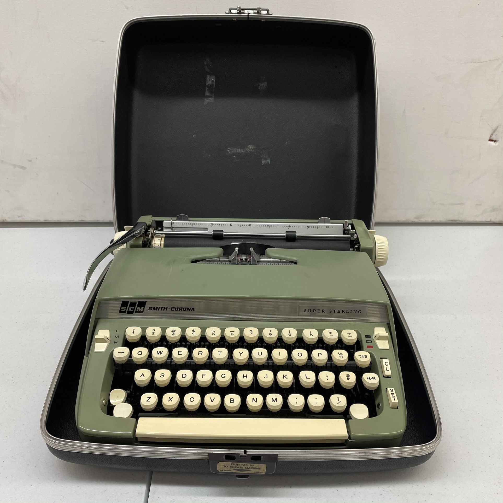 Vintage 1960s Smith-Corona Super Sterling Typewriter – Avocado Green – Working w/ Case