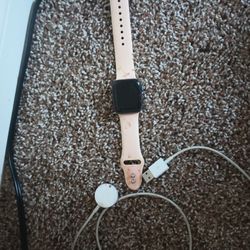 Apple Watch Series 5     40 mm/GPS/WR 50m