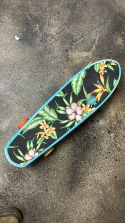 Globe Skateboard Tropical Flowers