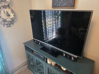 45 inch 1080p HD Samsung TV (stand, soundbar and Roku 3 unit included)