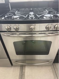 GE gas stove 5 burners