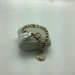 14kt Bracelet With Round Pendant 