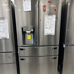 New LG Refrigerator 