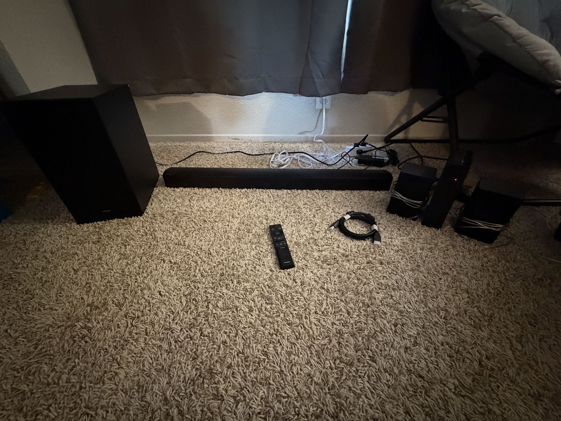 Samsung B5 Series Soundbar With Wireless Rear Speckers