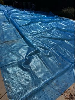 Pool bubble cover