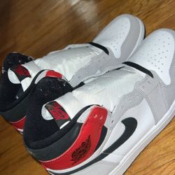 Air Jordan 1 Retro High OG 'Smoke Grey'