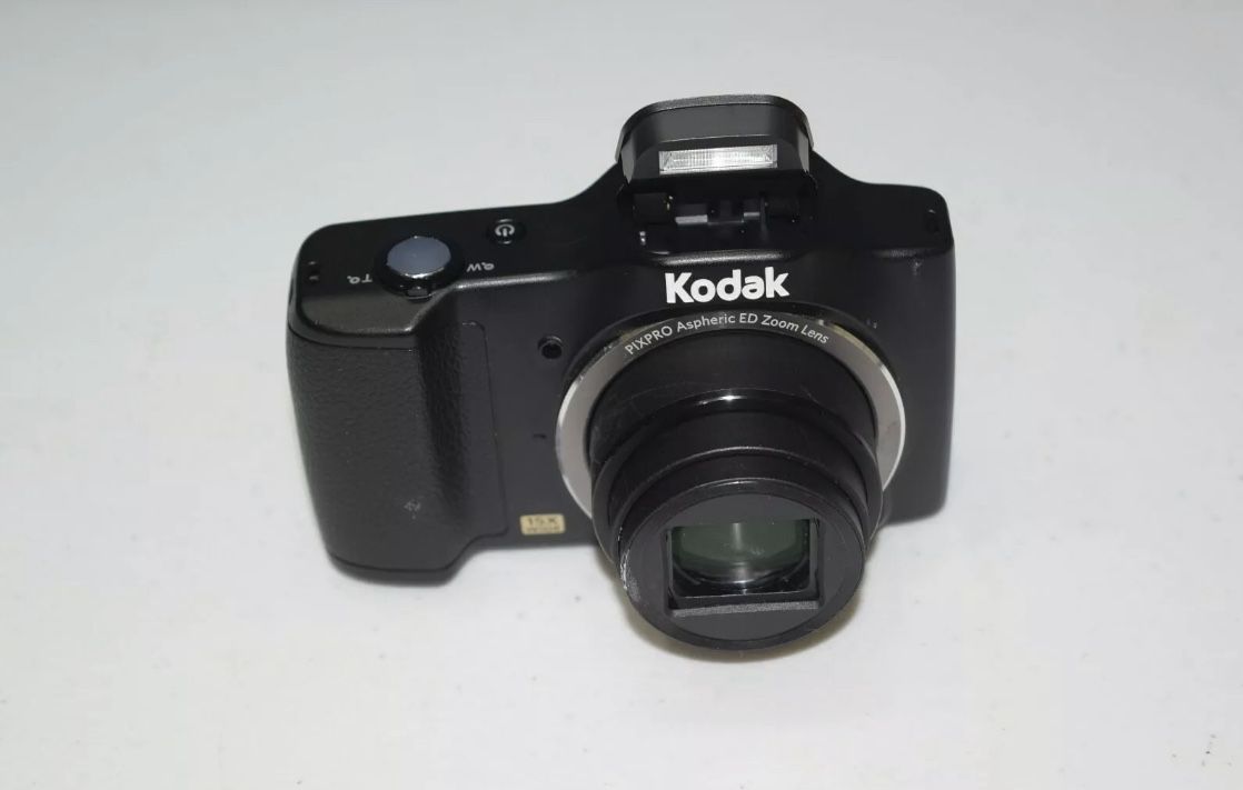 Kodak PIXPRO (FZ152) - 16MP Compact Digital Camera - Black.