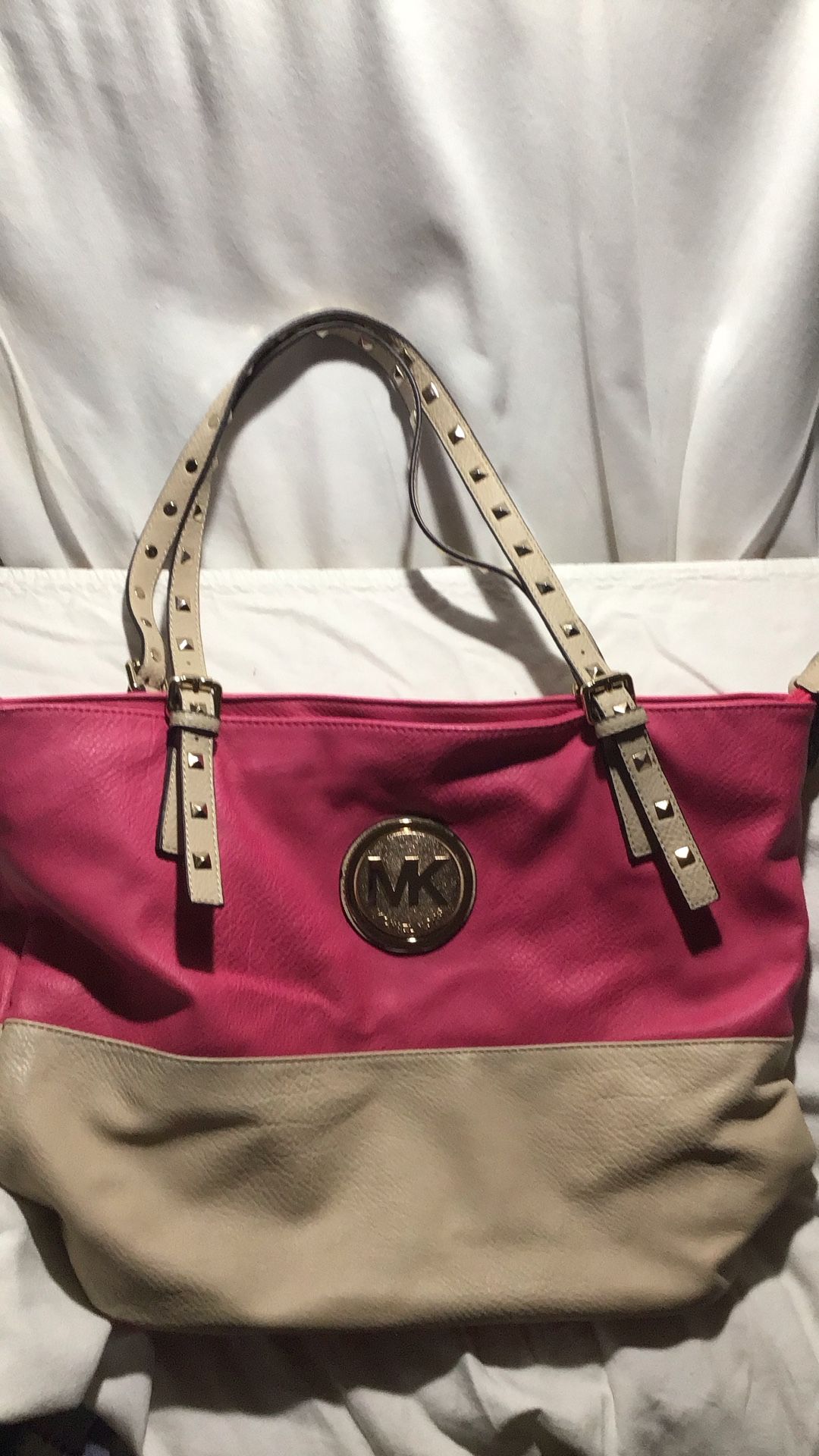 Michael Kors leather Handbag.