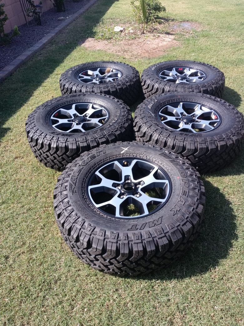 New 17s stock wheels & tires of 2020 jeep rubicon