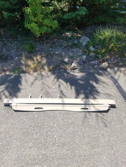 2006 Hyundai Tuscan trunk cover