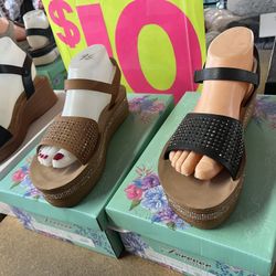 Beautiful Woman Shoes $10