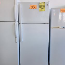 GE White Top And Bottom Refrigerator 
