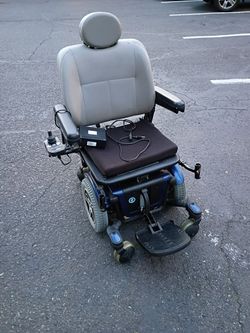 Pride Jazzy 600 ES Power Wheelchair