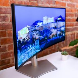 Dell UltraSharp 34 Curved Thunderbolt'' Hub Monitor