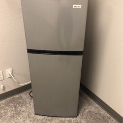 Mini Refrigerator 