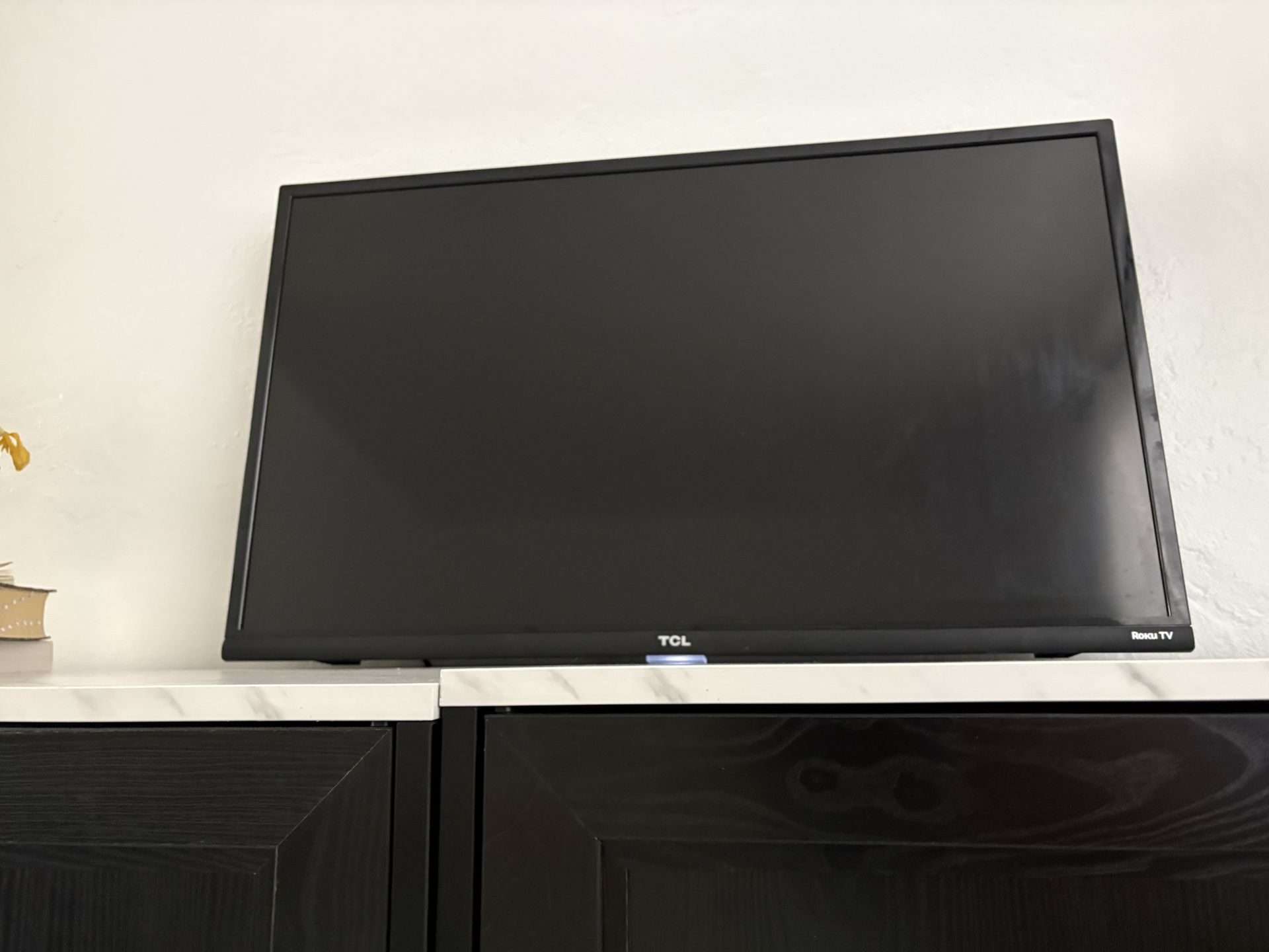 TCL 32” TV