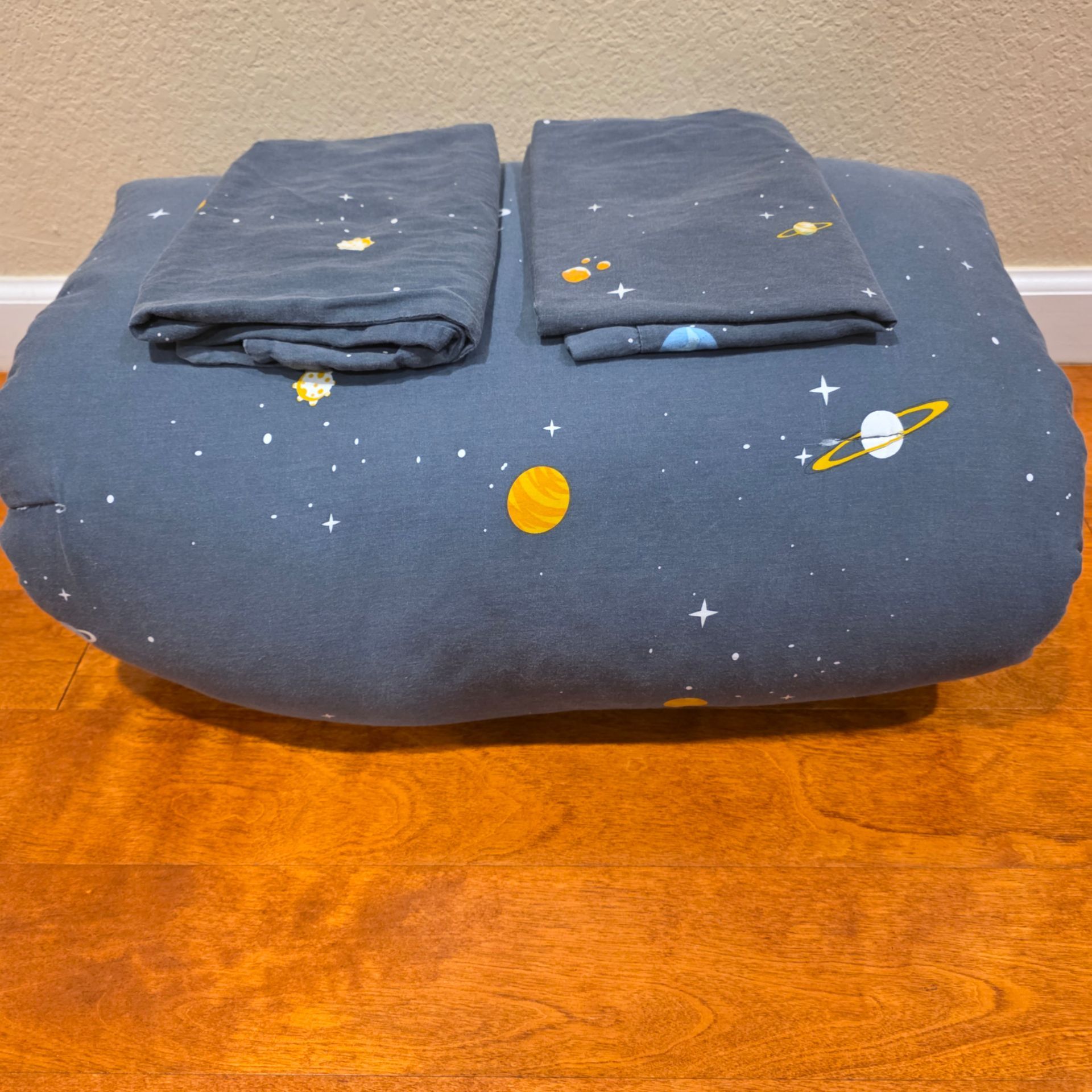 Gray Children's Planet Stars Moon TwinXL Comforter 2 Pillowcases PLUS Gray Fitted Sheet & 1 Pillowcase