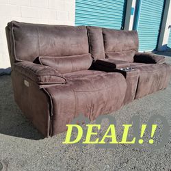 DUAL LOVESEAT POWERED RECLINER W/ CENTER CONSOLE