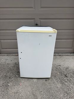 Kenmore Mini Fridge