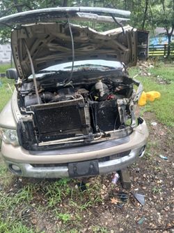 2003 1500 quad cab 4x4 5.7l hemi whole truck