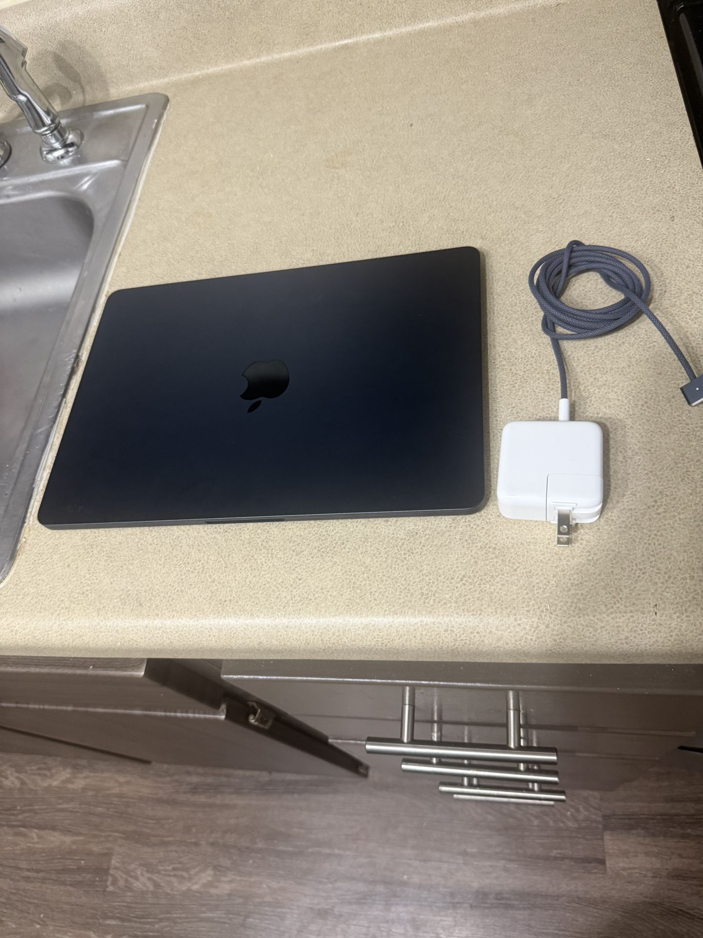 MacBook Air M2 13.6”