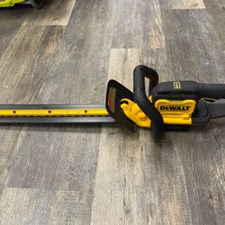 DEWALT DCHT821  20V MAX 22" Cordless Hedge Trimmer (Tool Only)