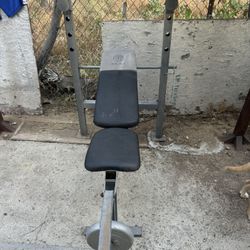Bench Press No Bar No Weight. 