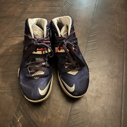 Nike LeBron Zoom Soldier 7