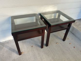 2 matching end tables