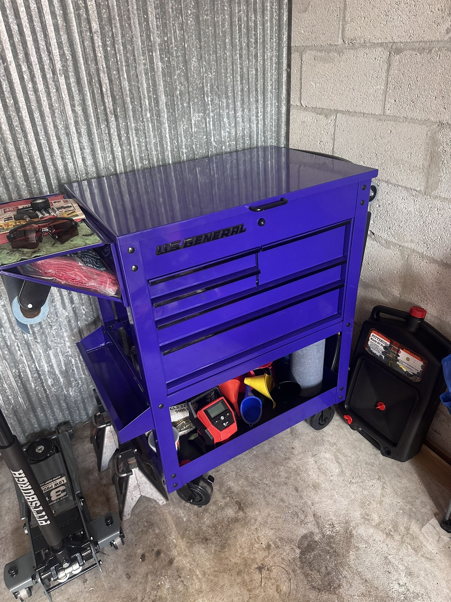 US General Tool Box (Almost New)