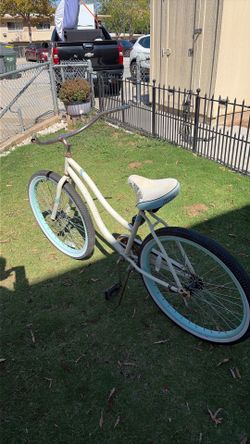 Huffy beach cruiser
