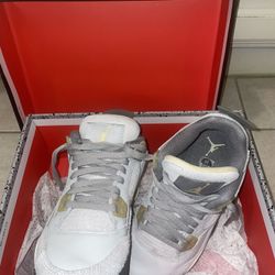 Jordan 4's Retro Grey and Beige 