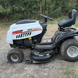 Riding Lawnmower 