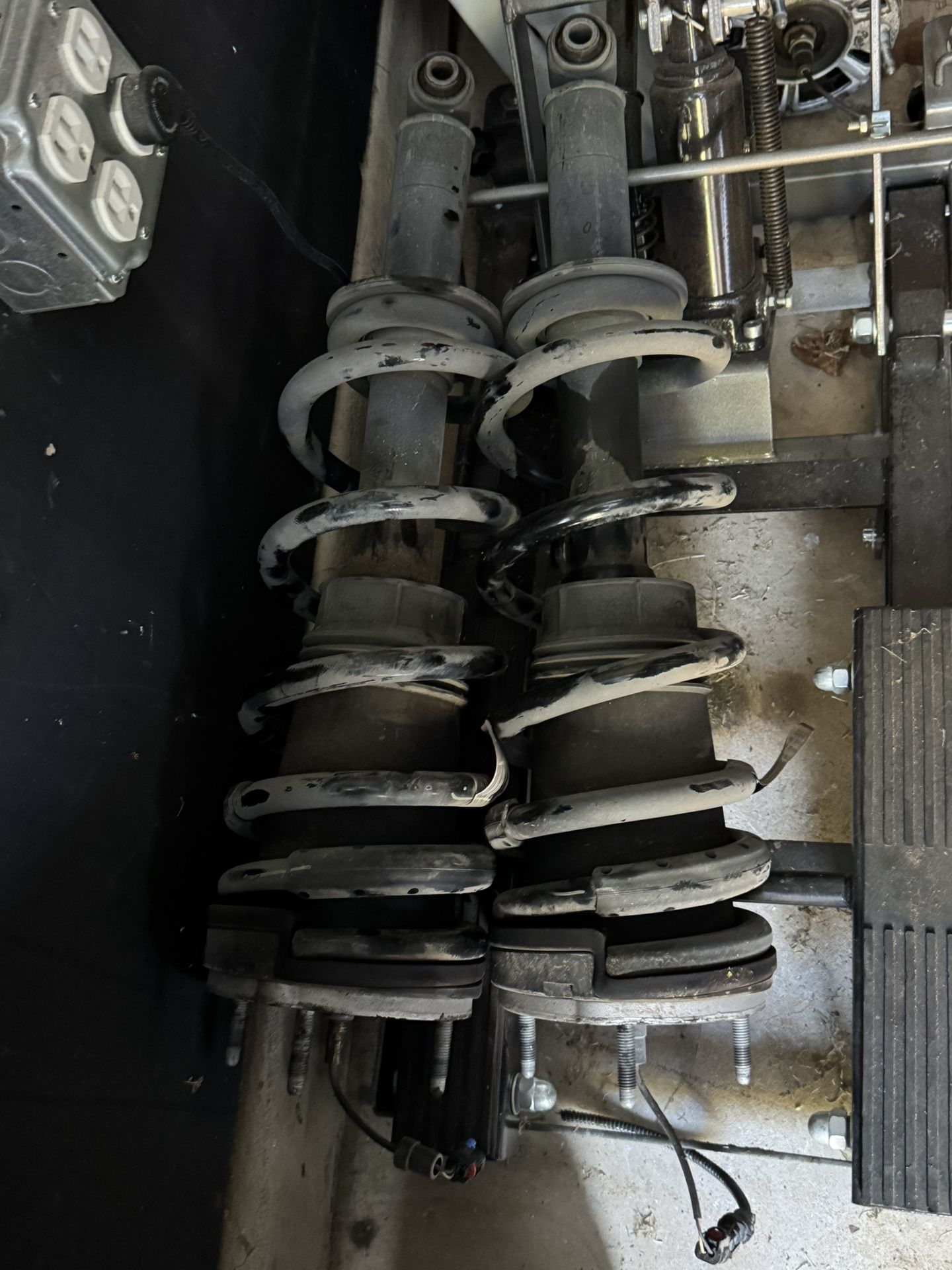 21-24 Front And Rear Shocks