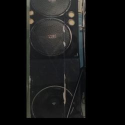 Have Two Doble Speaker 18”inch 700 Wats Each.. And Chewing Vega Base Have Two 800 Wats Each ..